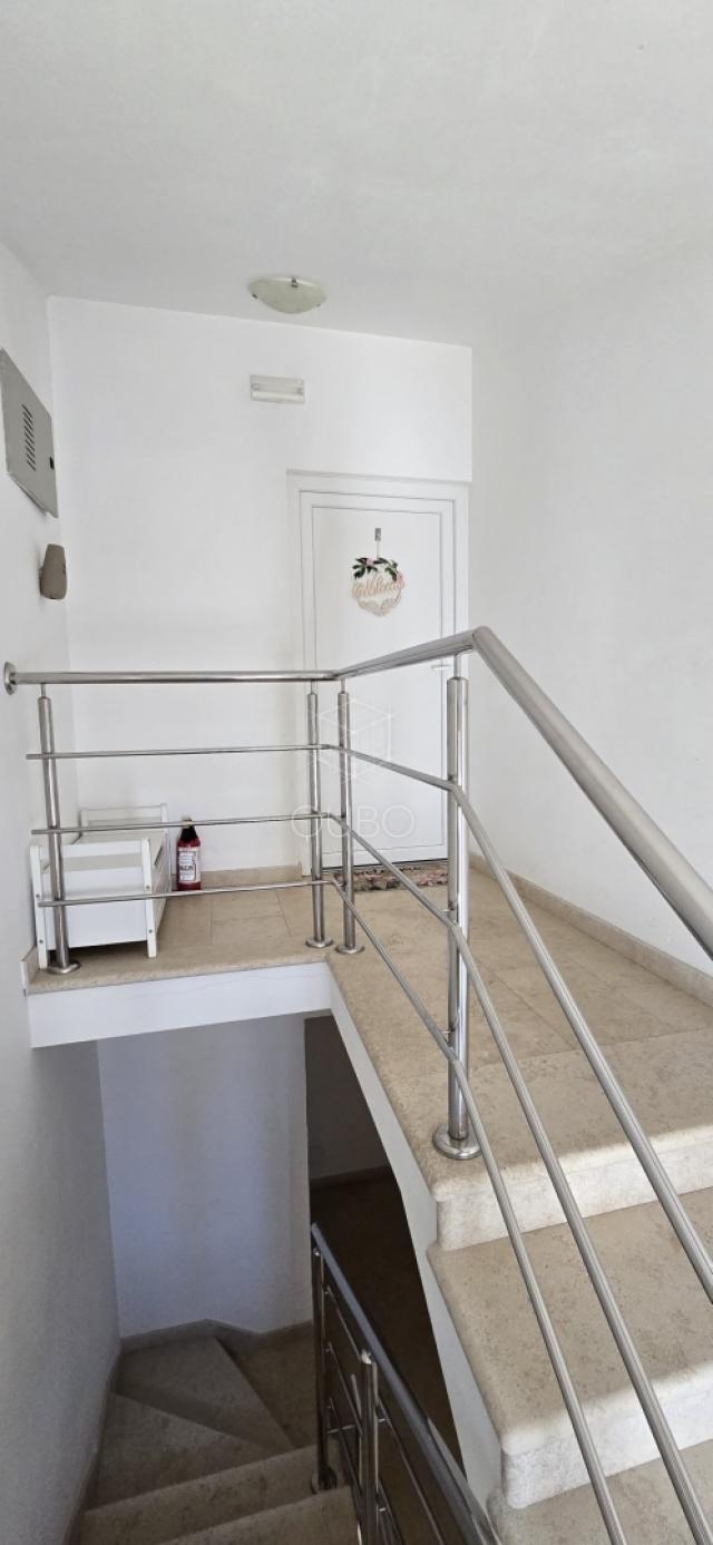 Rovinj – Spacious top-floor apartment with terrace and additional basement space