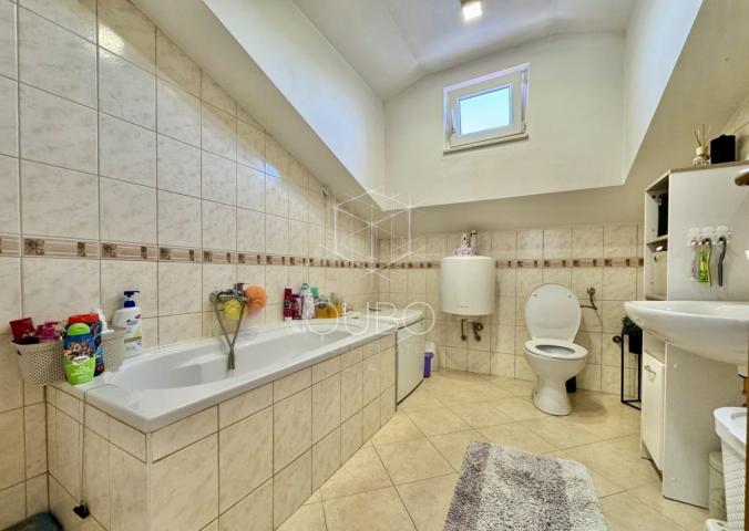 Rovinj – Spacious top-floor apartment with terrace and additional basement space