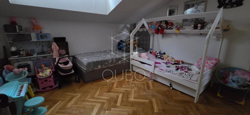 Rovinj – Spacious top-floor apartment with terrace and additional basement space