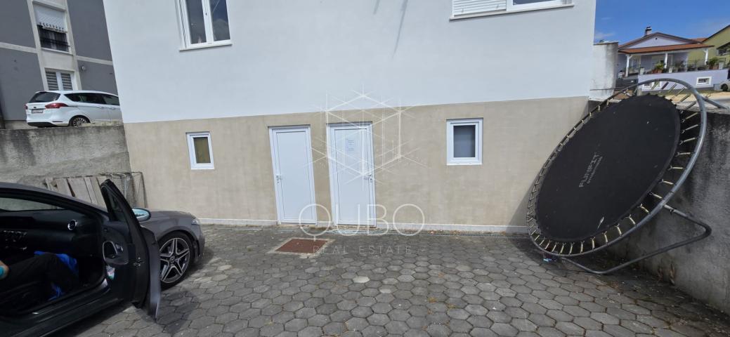 Rovinj – Spacious top-floor apartment with terrace and additional basement space