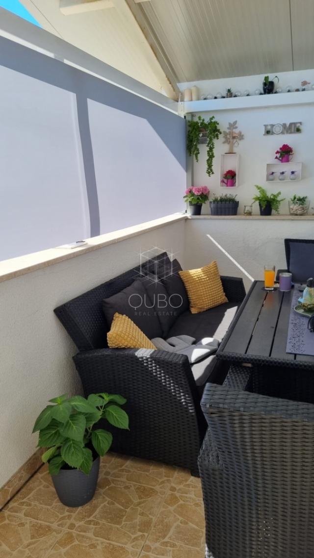 Rovinj – Spacious top-floor apartment with terrace and additional basement space