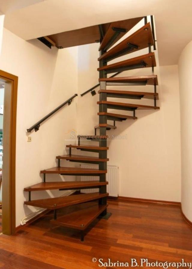 RIJEKA, JURDANI, KUĆA,580.00M2