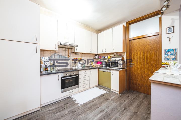 Maksimir, Ravnice, Trosoban stan u visokom prizemlju s spremištem 76,83m2
