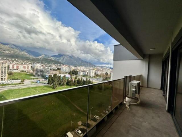 FOR SALE: ONE-BEDROOM APARTMENT, BAR