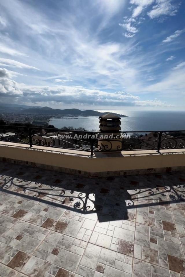 VILLA WITH PANORAMIc VIEW OF THE CITY AND THE SEA, ŠUŠANJ