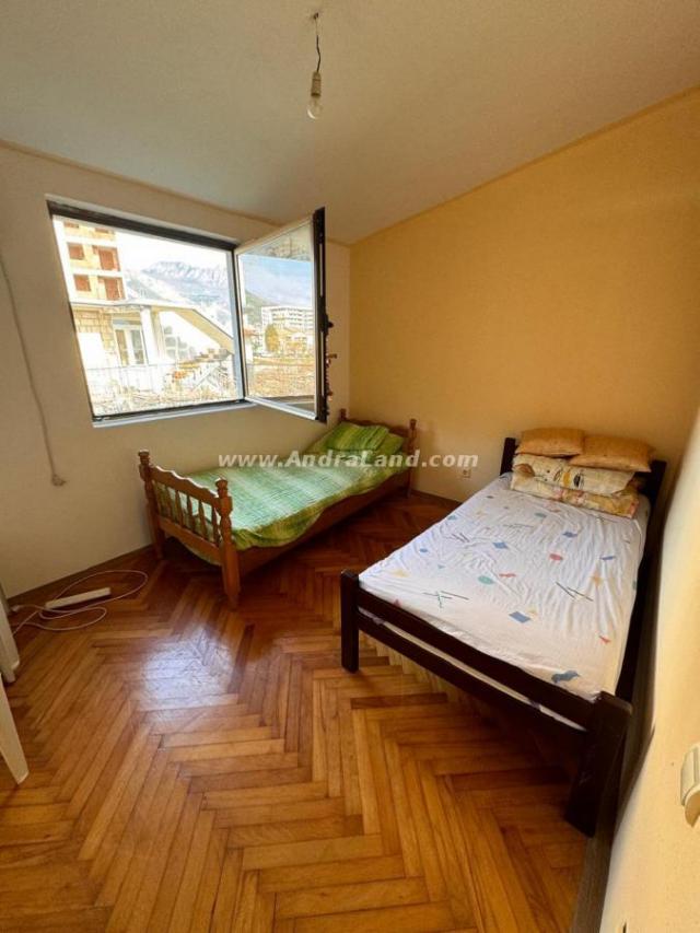 House for sale near center of the city, Bar