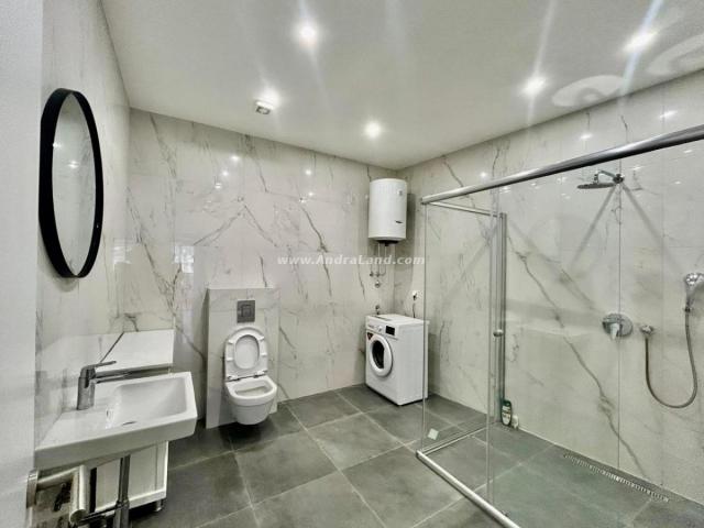 FOR SALE: ONE-BEDROOM APARTMENT, BAR