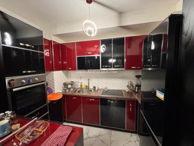 Prostran dvosoban stan u Baru – 76m² , renoviran i opremljen!