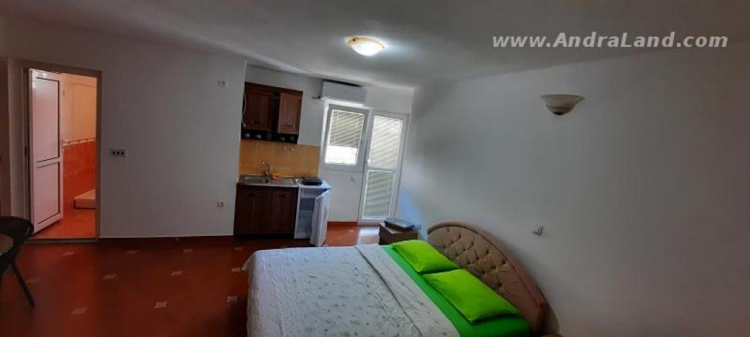 For Sale: Family House with Apartments in Šušanj, Bar – Perfect Opportunity for Investors!
