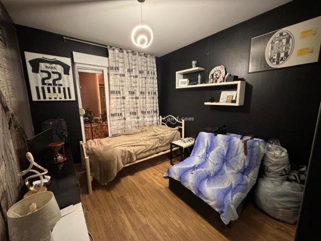 Prostran dvosoban stan u Baru – 76m² , renoviran i opremljen!