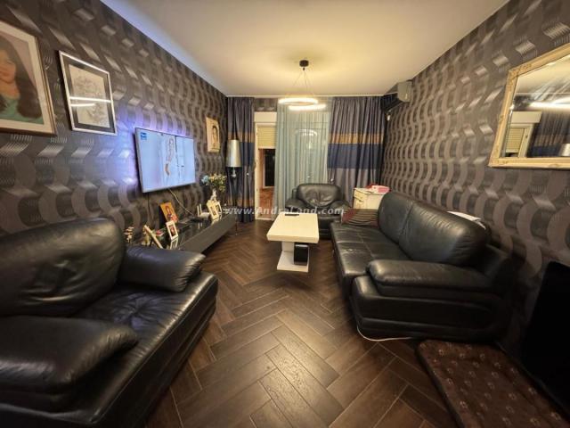 Prostran dvosoban stan u Baru – 76m² , renoviran i opremljen!