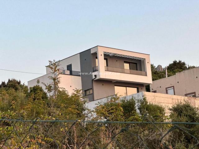 Neue Villa zu verkaufen – In der Nähe von Bar