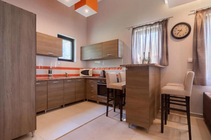 Villa with panoramic views of the city and the sea, Šušanj