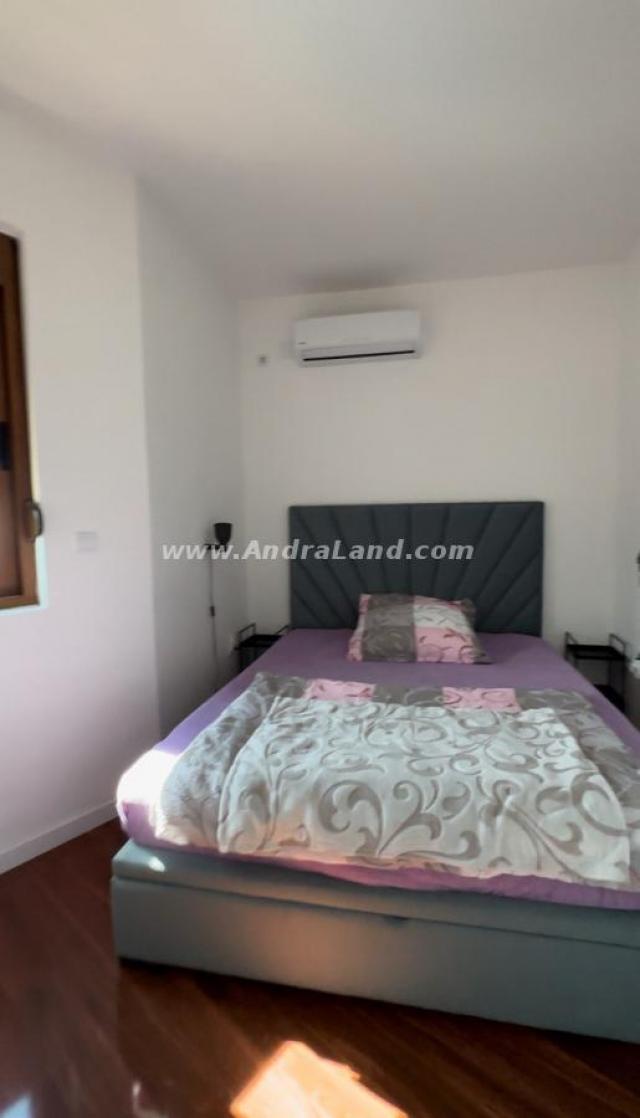 VILLA WITH PANORAMIc VIEW OF THE CITY AND THE SEA, ŠUŠANJ