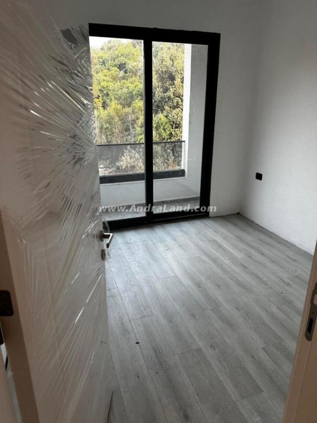 Neue Villa zu verkaufen – In der Nähe von Bar