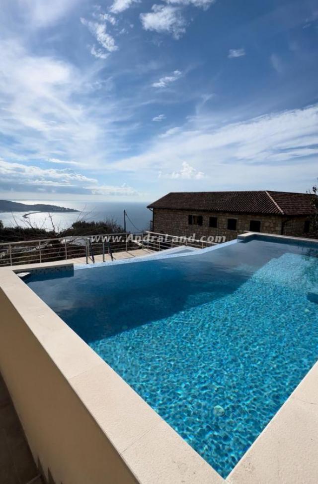 VILLA WITH PANORAMIc VIEW OF THE CITY AND THE SEA, ŠUŠANJ