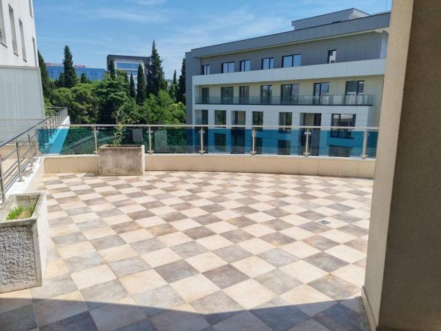 Izdavanje, Stan, 85m2 , Podgorica