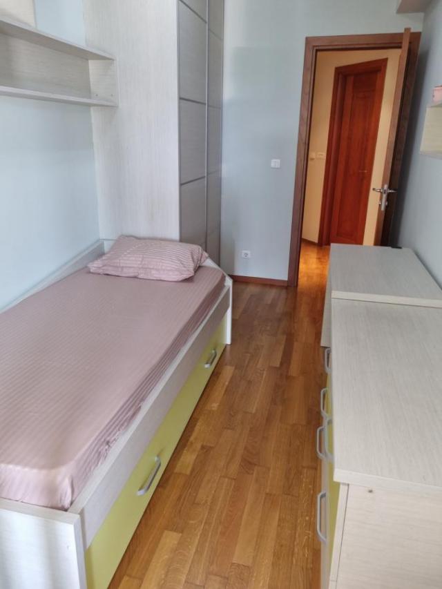 Izdavanje, Stan, 85m2 , Podgorica