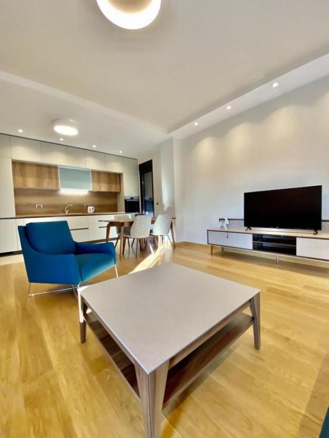 Smeštaj, Stan, 120m2 , Preko morače