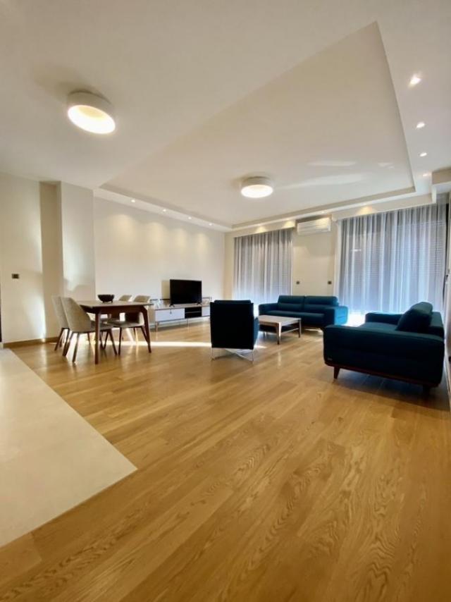 Smeštaj, Stan, 120m2 , Preko morače