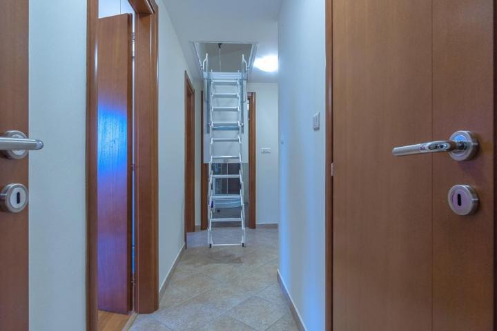 Dvosoban stan u Ulici Džordža Vašingtona
