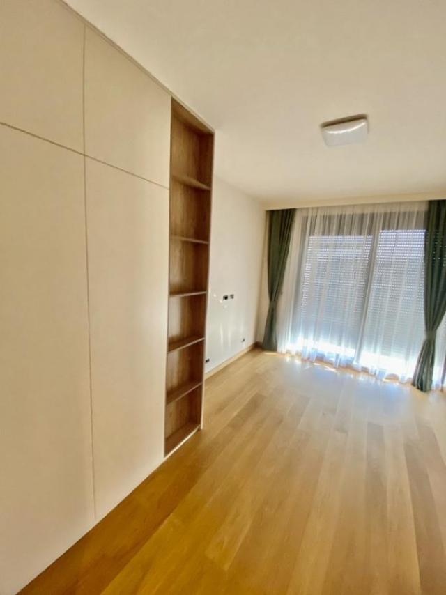 Smeštaj, Stan, 120m2 , Preko morače