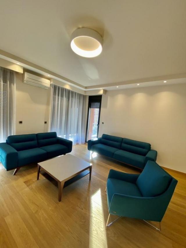 Smeštaj, Stan, 120m2 , Preko morače