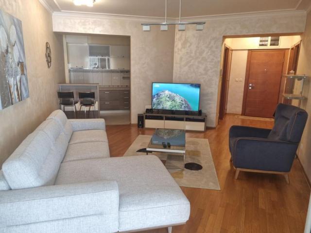 Izdavanje, Stan, 85m2 , Podgorica