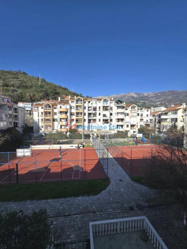 Četverosoban 118m2 + 4 terase