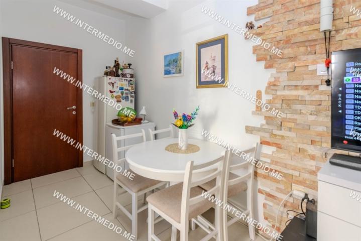 Renovated One-Bedroom Apartment, 56 m² – Topla 2, Herceg Novi
