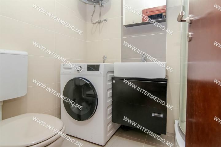 Renovated One-Bedroom Apartment, 56 m² – Topla 2, Herceg Novi