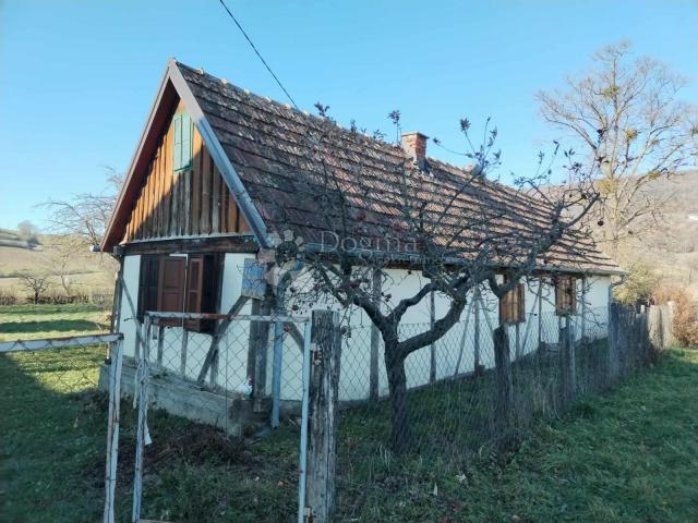 Kalnička oaza mira – rustikalna kuća na velikoj parceli