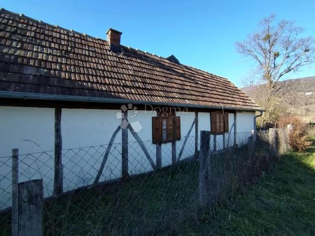 Kalnička oaza mira – rustikalna kuća na velikoj parceli