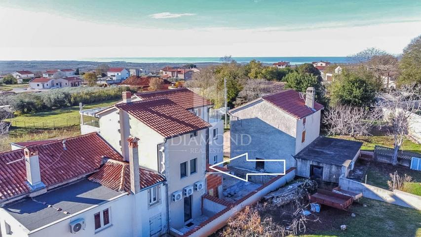 Poreč, okolica, šarmantna kuća s panoramskim pogledom!