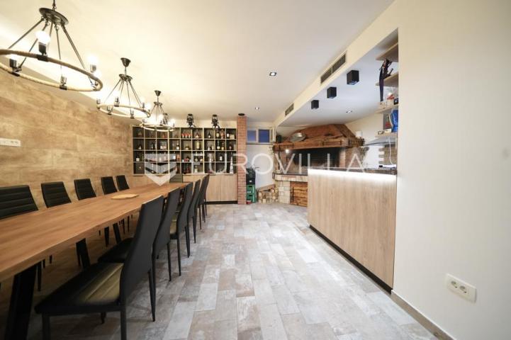 Zadar, Bili brig luksuzno opremljen trosobni i jednosobni stan s teretanom i spa centrom 241 m²