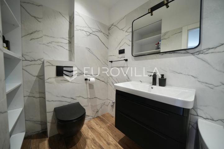 Zadar, Bili brig luksuzno opremljen trosobni i jednosobni stan s teretanom i spa centrom 241 m²