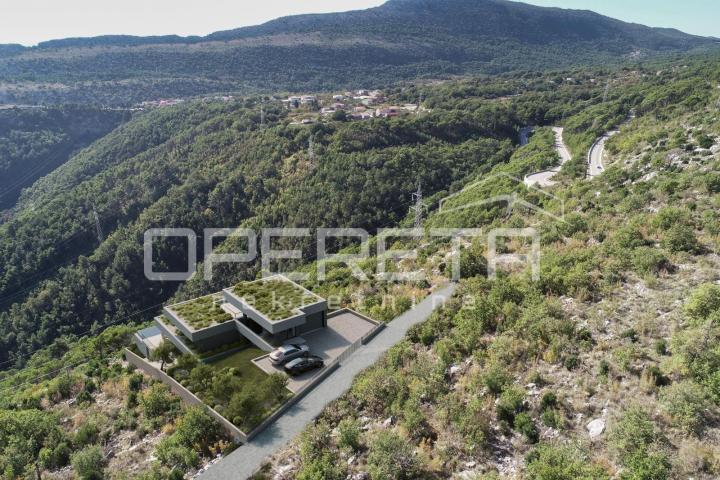 Zemljište 1.546 m² s projektom za modernu vilu, Omiš
