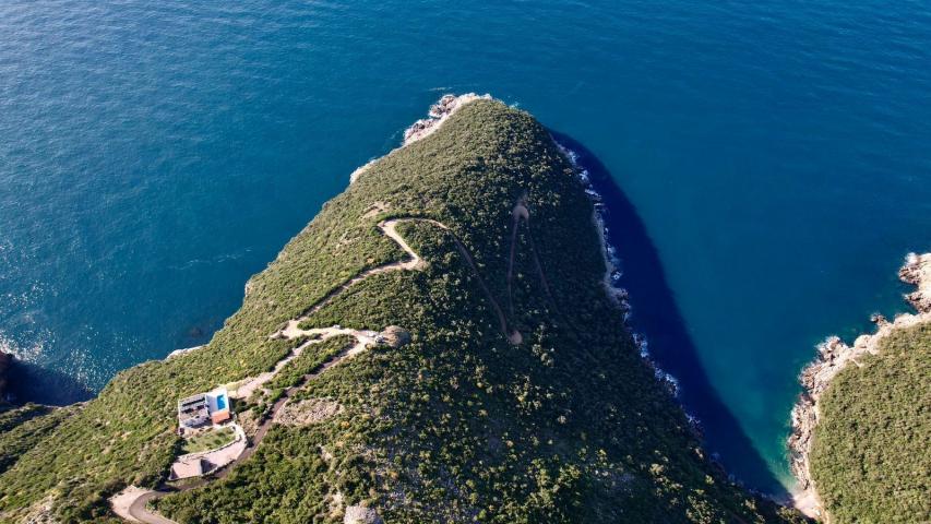 Na prodaju jedinstven plac na samoj obali mora – Zagora, opština Kotor, 1.050 m²