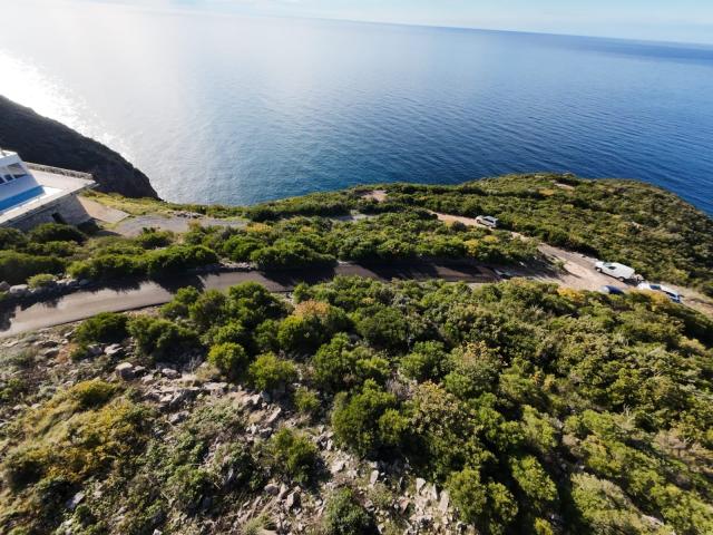 Na prodaju jedinstven plac na samoj obali mora – Zagora, opština Kotor, 1.050 m²