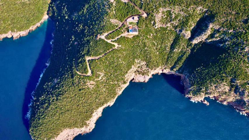 Na prodaju jedinstven plac na samoj obali mora – Zagora, opština Kotor, 1.050 m²