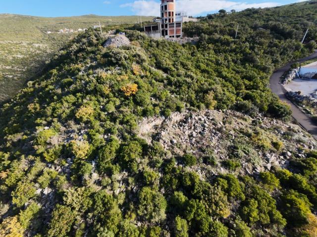 Na prodaju jedinstven plac na samoj obali mora – Zagora, opština Kotor, 1.050 m²