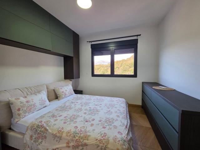 Opremljen trosoban stan 90 m² sa panoramskim pogledom na more – Blizikuće, Budva