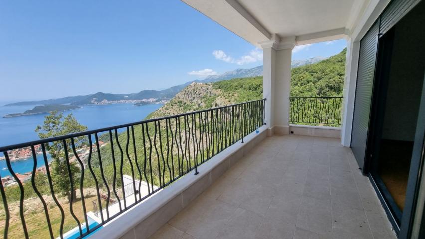 Opremljen trosoban stan 90 m² sa panoramskim pogledom na more – Blizikuće, Budva