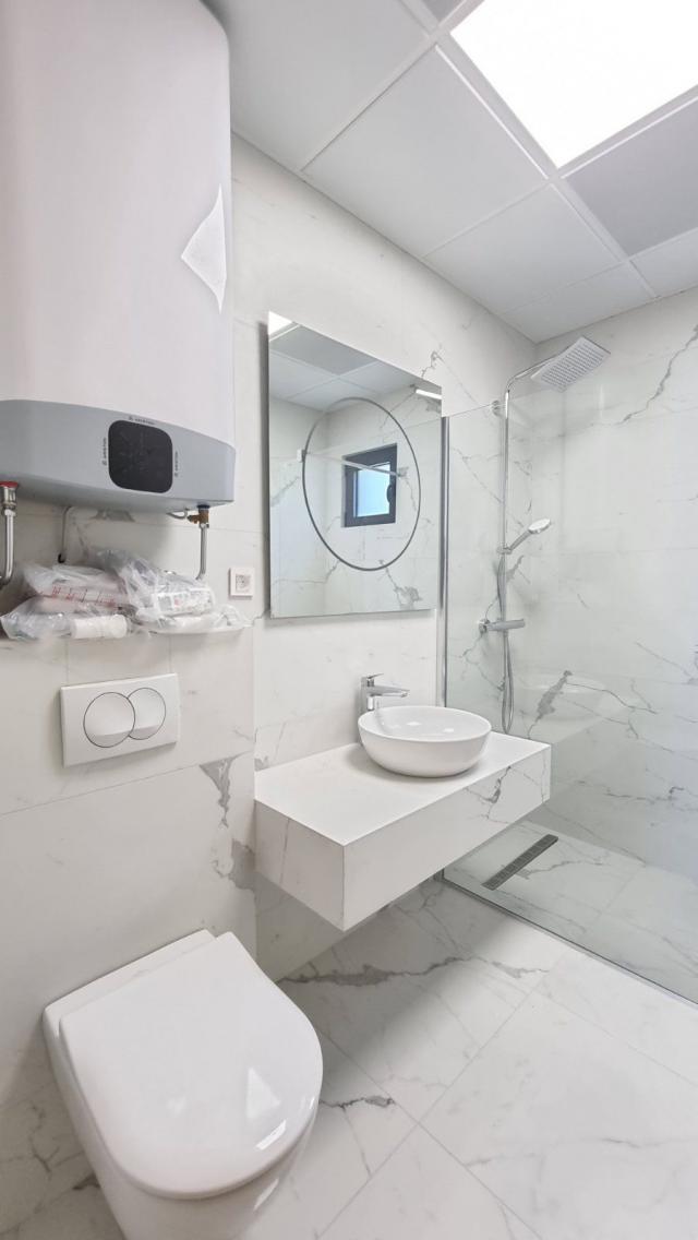 Opremljen trosoban stan 90 m² sa panoramskim pogledom na more – Blizikuće, Budva