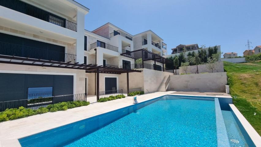 Opremljen trosoban stan 90 m² sa panoramskim pogledom na more – Blizikuće, Budva