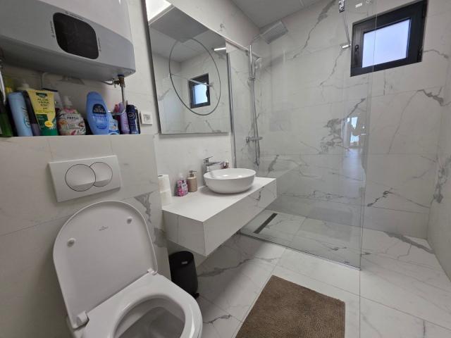 Opremljen trosoban stan 90 m² sa panoramskim pogledom na more – Blizikuće, Budva