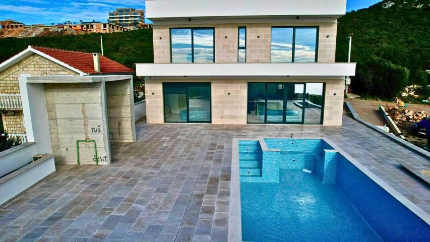 Luksuzna vila od 250 m² sa bazenom i panoramskim pogledom na more – Krimovica, Kotor