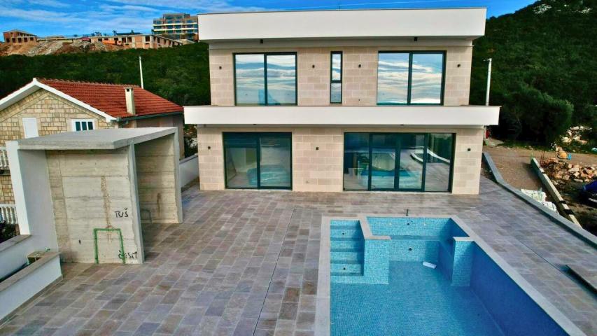 Luksuzna vila od 250 m² sa bazenom i panoramskim pogledom na more – Krimovica, Kotor