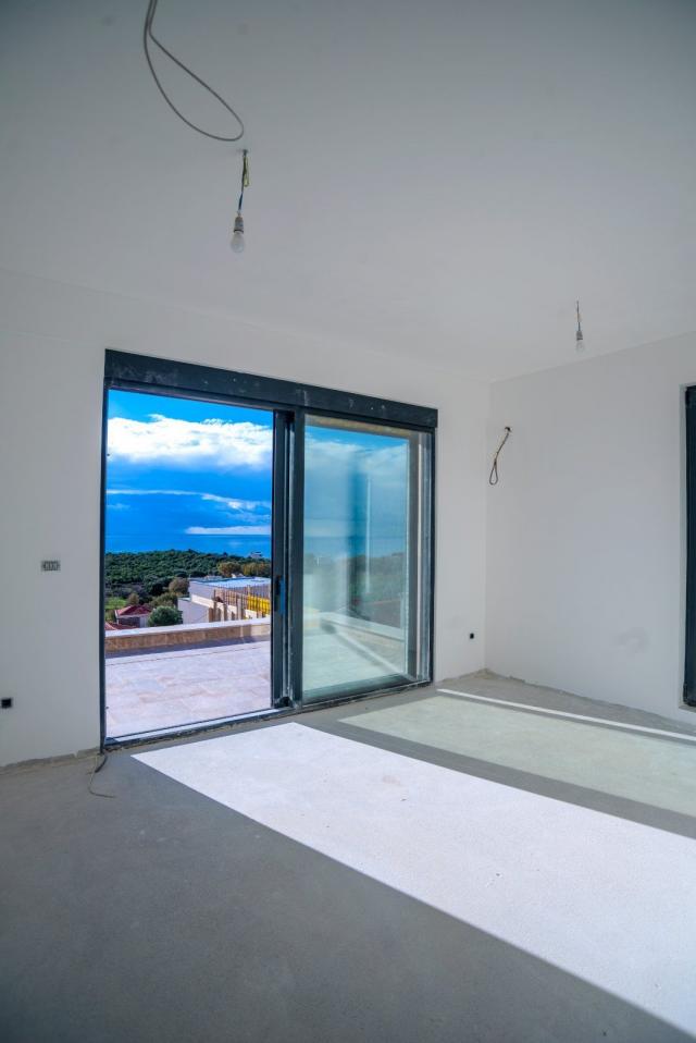 Luksuzna vila od 250 m² sa bazenom i panoramskim pogledom na more – Krimovica, Kotor