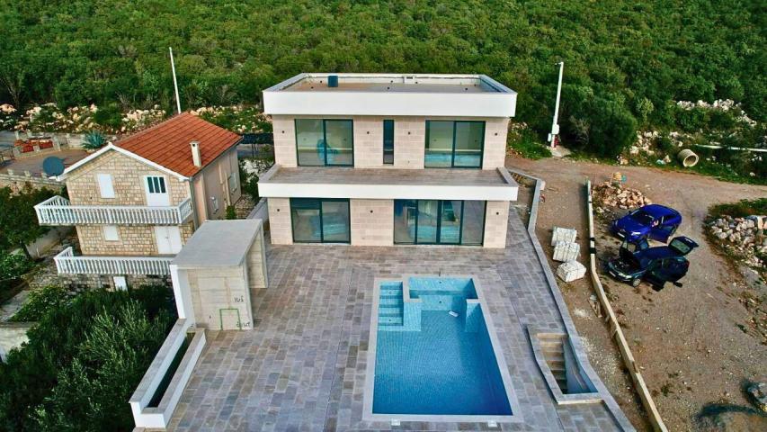 Luksuzna vila od 250 m² sa bazenom i panoramskim pogledom na more – Krimovica, Kotor